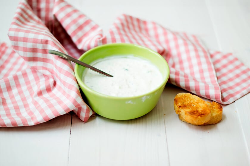 La salsa fría de la mesa helénica que se reinventa en cualquier cocina argentina
