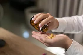 Magnesio para dormir: la pastilla que todos quieren probar y la ciencia todavía no se anima a recomendarla