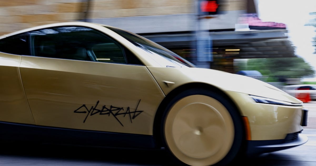 La NHTSA puso la lupa sobre el proceso con el que Tesla declara seguro al Cybercab