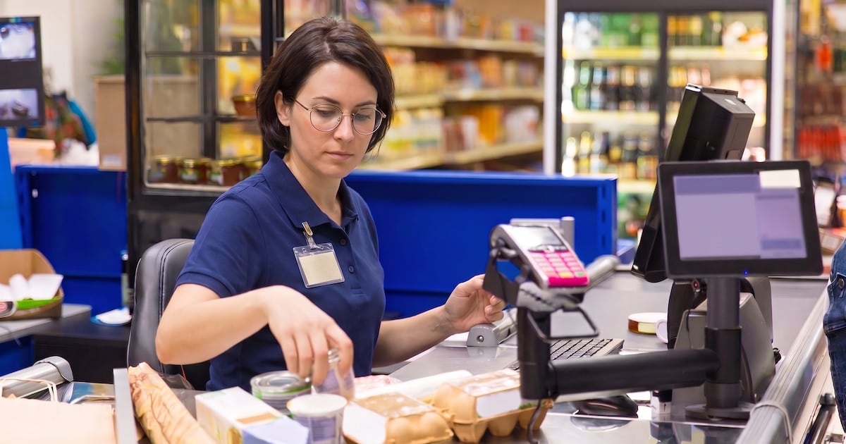 Cajeros de supermercado: cómo quedan los haberes de septiembre bajo el CCT 130/75 y qué adicionales se suman al básico