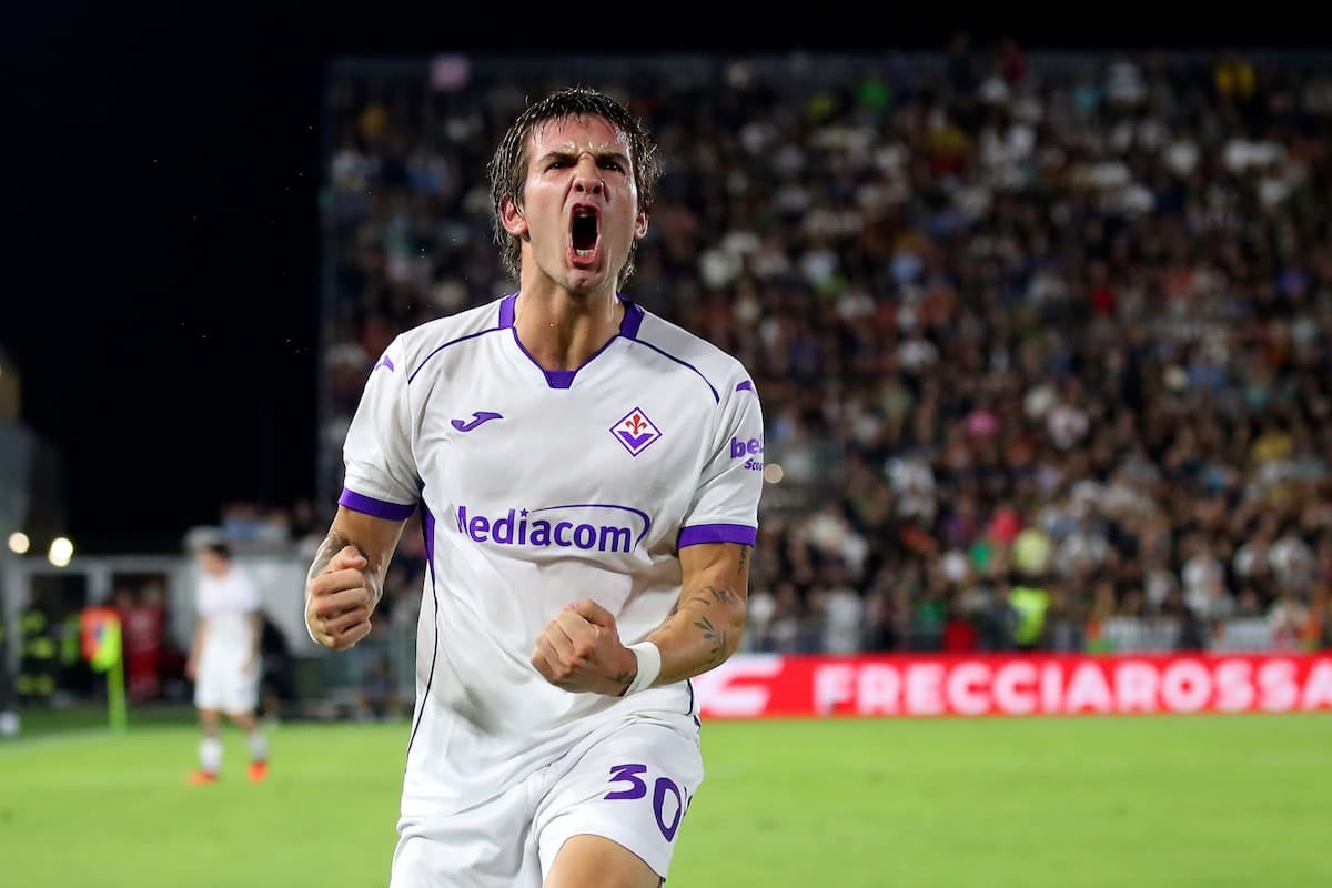 Mastantuono se sacó la mufa en Florencia: triplete, alivio y un equipo que vuelve a respirar