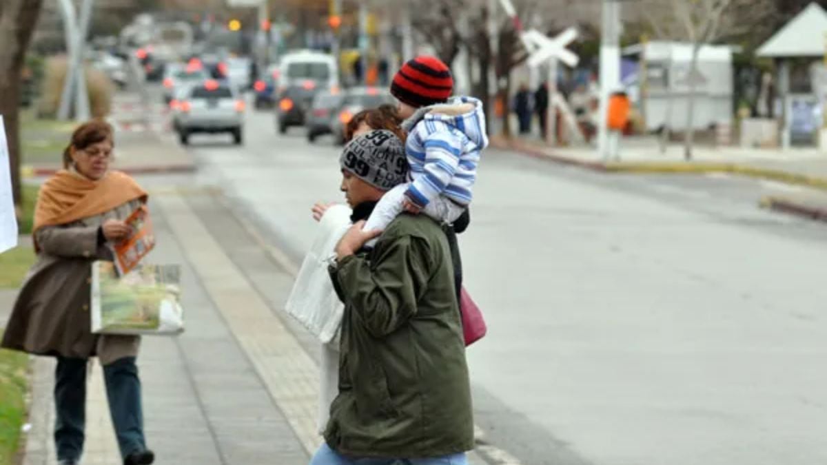 Neuquén pasó de -1°C a 21°C en un mismo lunes y se prepara para otra noche con ráfagas de hasta 58 km/h