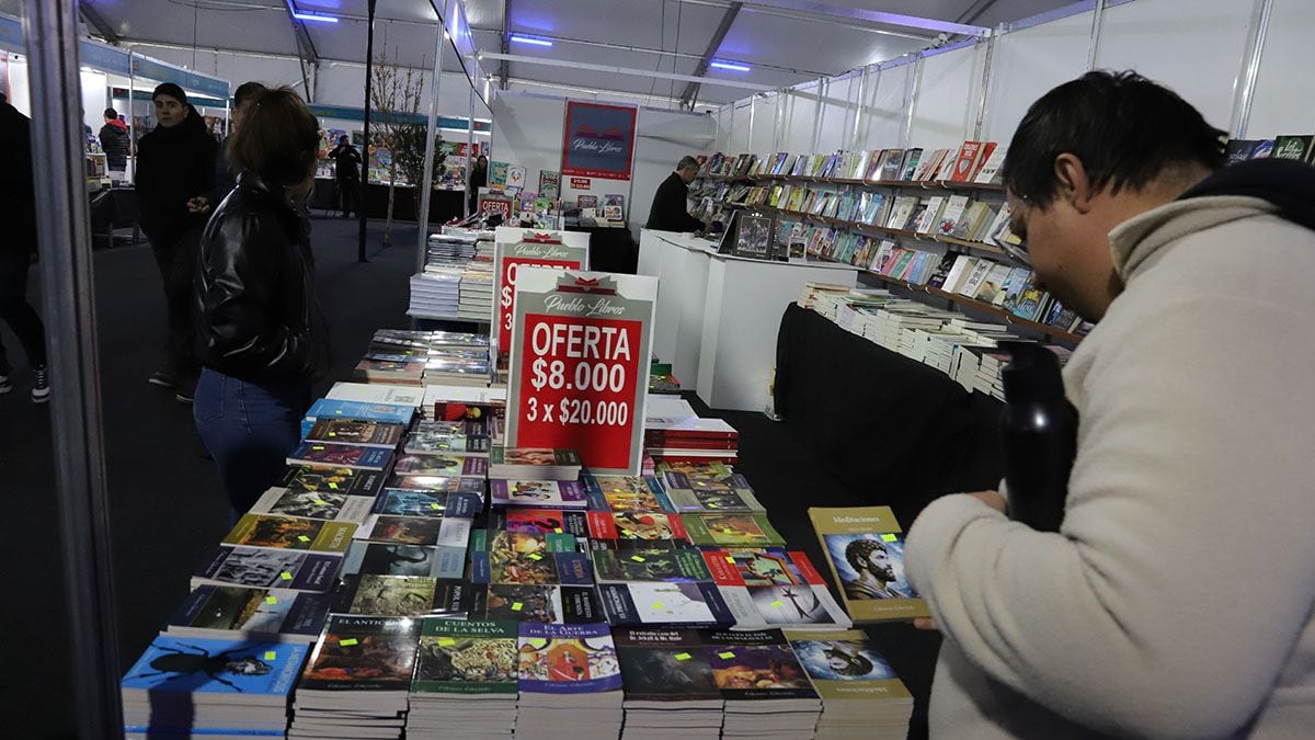 La Feria del Libro de Neuquén se extiende hasta el domingo con teatro, talleres y charlas para todos los días