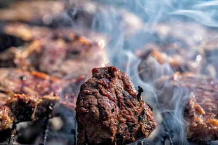La mesa de tres países que Pedro Nunes sirve en el primer piso de Nunes Parrilla
