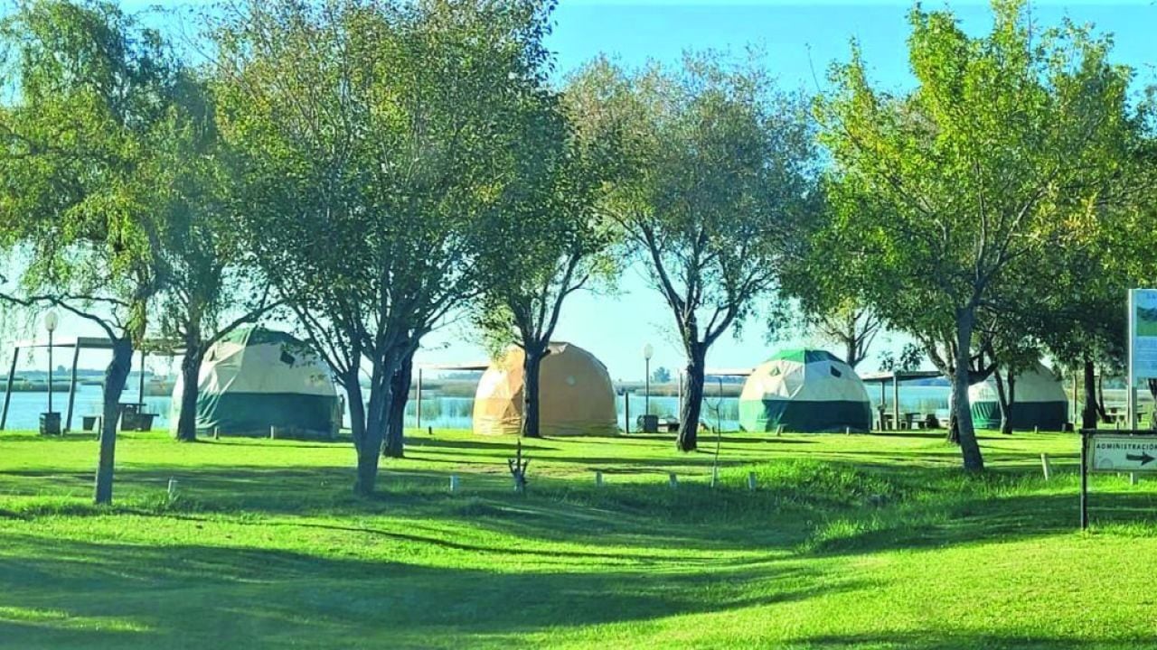 Cinco glampings en la provincia de Buenos Aires para dormir entre lagunas, sierras, médanos y bosque