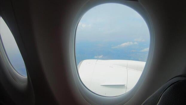 Miedo a volar: por qué la cabeza empieza a temblar antes de subir al avión