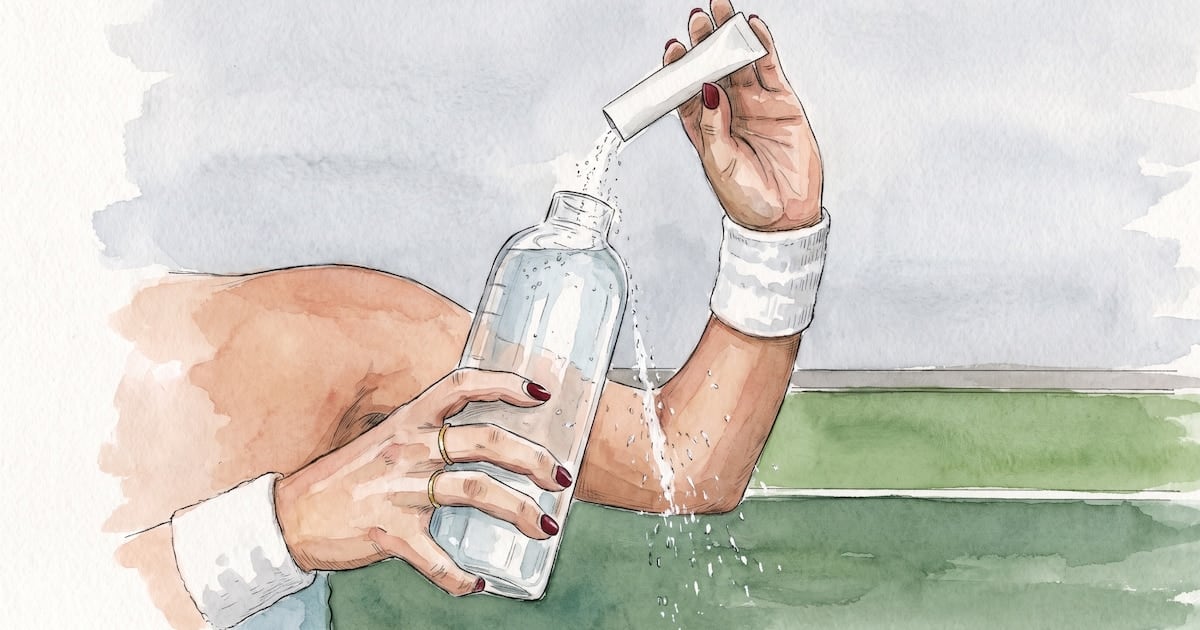 Agua, sales y bebidas deportivas: qué le sirve al cuerpo y cuándo sobra