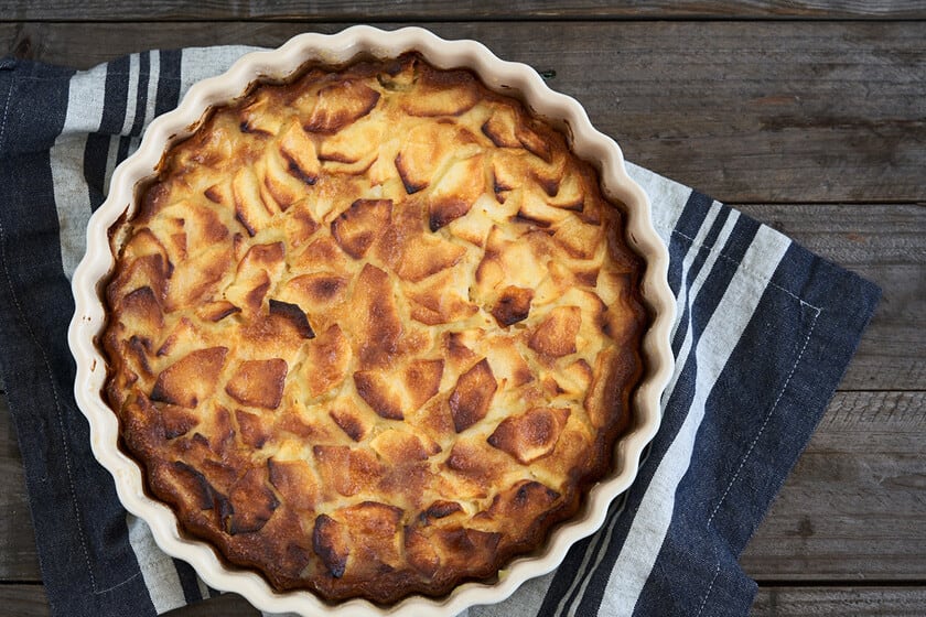 Tarta de manzana en 30 minutos: una receta rápida que lleva la fruta dentro de la masa