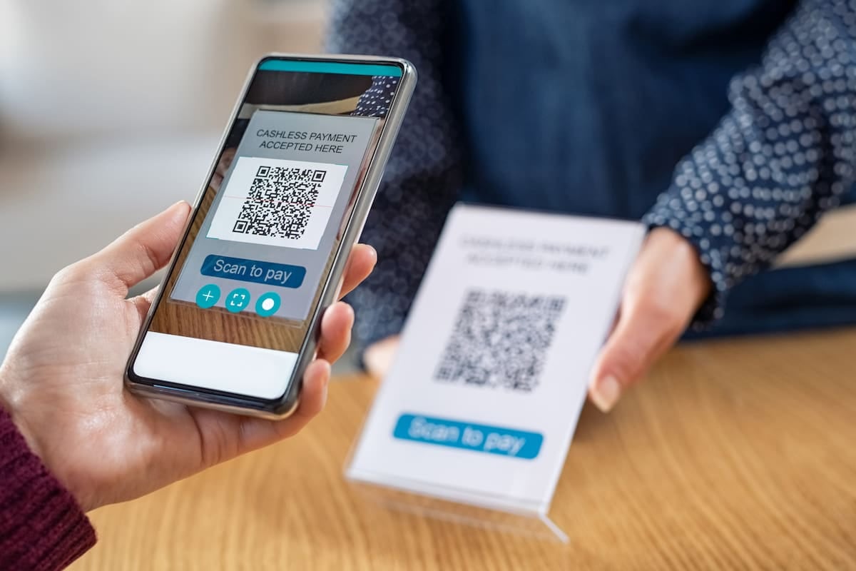 Pagos con QR se dispararon 67,5% interanual y desplazan al plástico en las compras cotidianas