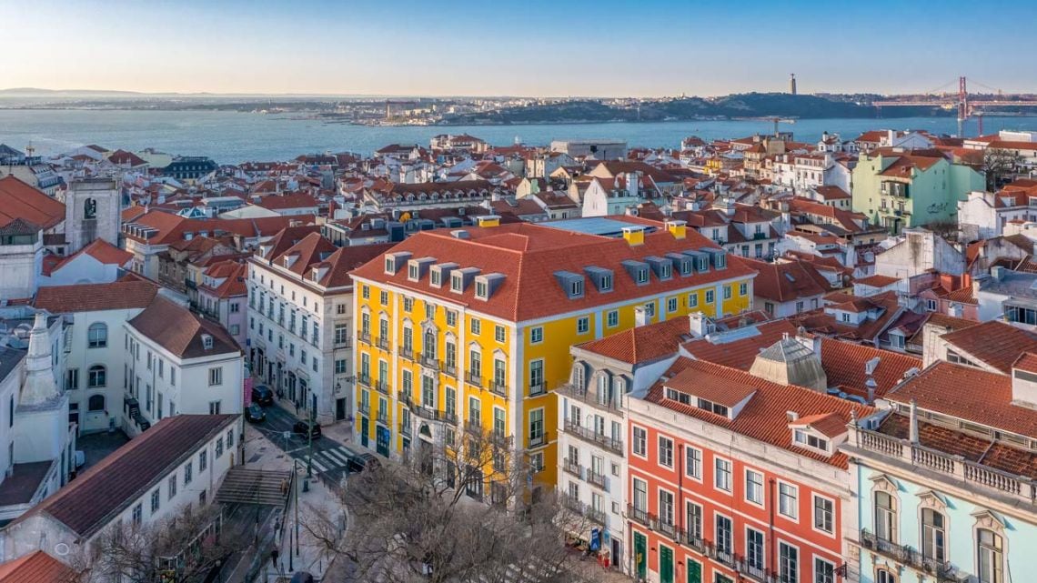 Lisboa desde un palacio del siglo XVIII: vino, miradores y oficios barriales en el cruce de Chiado, Bairro Alto y Príncipe Real