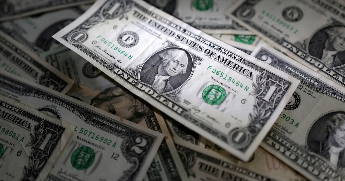 El billete verde cedió cinco pesos en cinco días y se aleja del récord de la semana pasada
