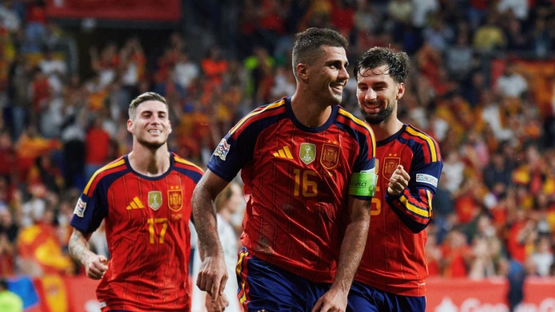 España mantiene el paso perfecto y cierra la noche en Oviedo con un 3-1 sobre Chequia