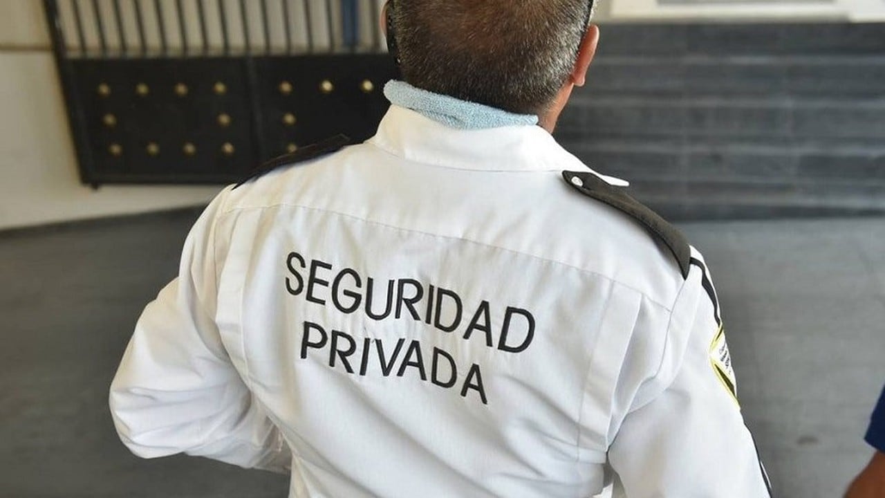 La escala salarial de la seguridad privada consolida en octubre un total conformado de 1.838.200 pesos para el vigilador general