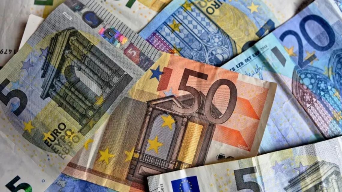 El euro blue cerró la semana en $1.832,75 para la venta y dejó una brecha amplia frente al Banco Nación
