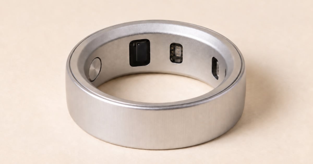 Un anillo de 99 dólares reúne a cinco asistentes de inteligencia artificial en un solo botón