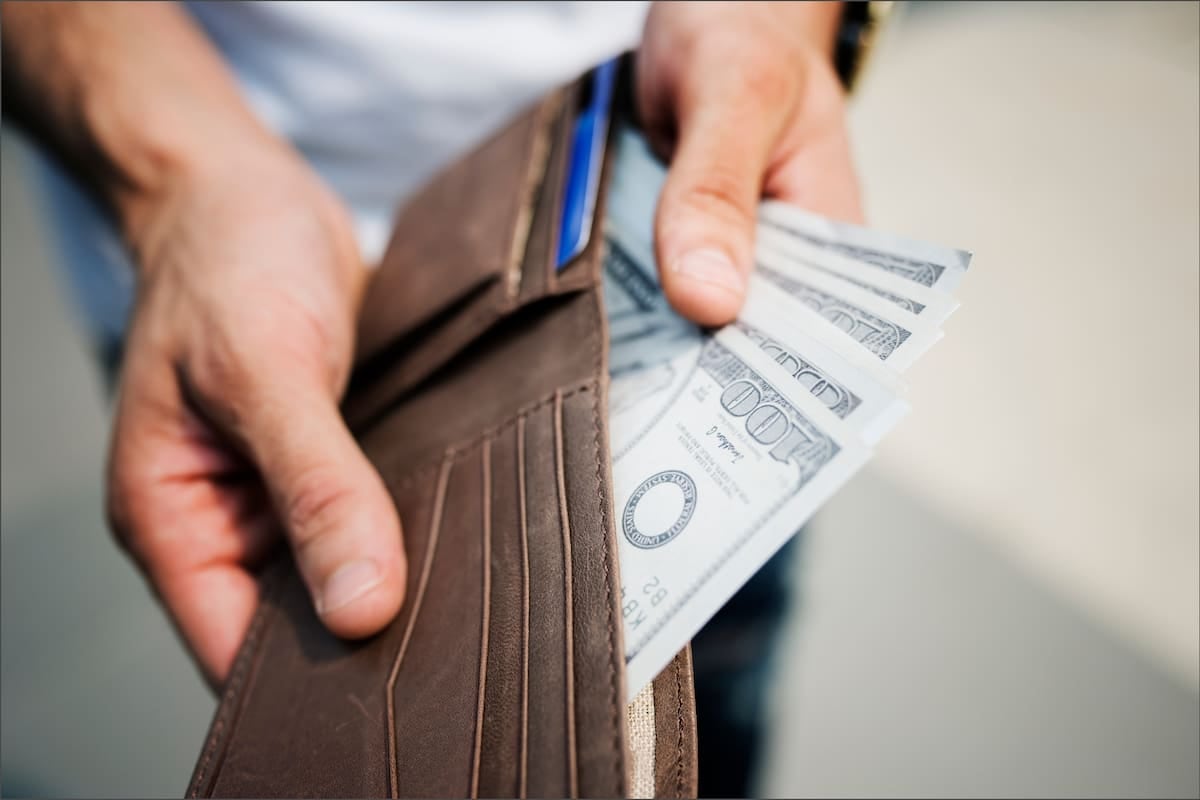Dólar oficial y blue quedaron a cinco pesos de distancia y la inflación porteña volvió a acelerarse