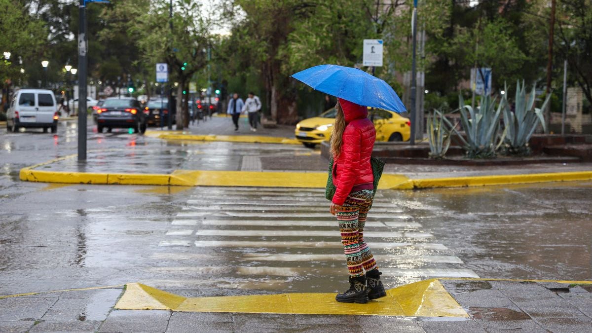 Neuquén bajo el agua: seis departamentos en alerta naranja por tormentas y granizo