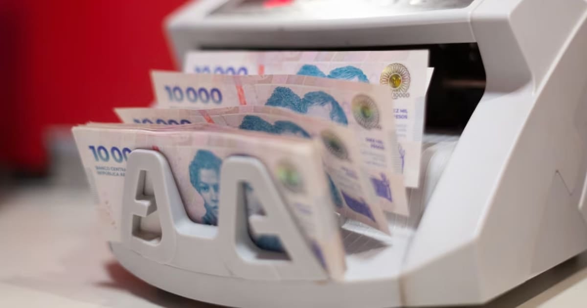 Billetes rotos o manchados: cuando la ventanilla del banco no puede decir que no