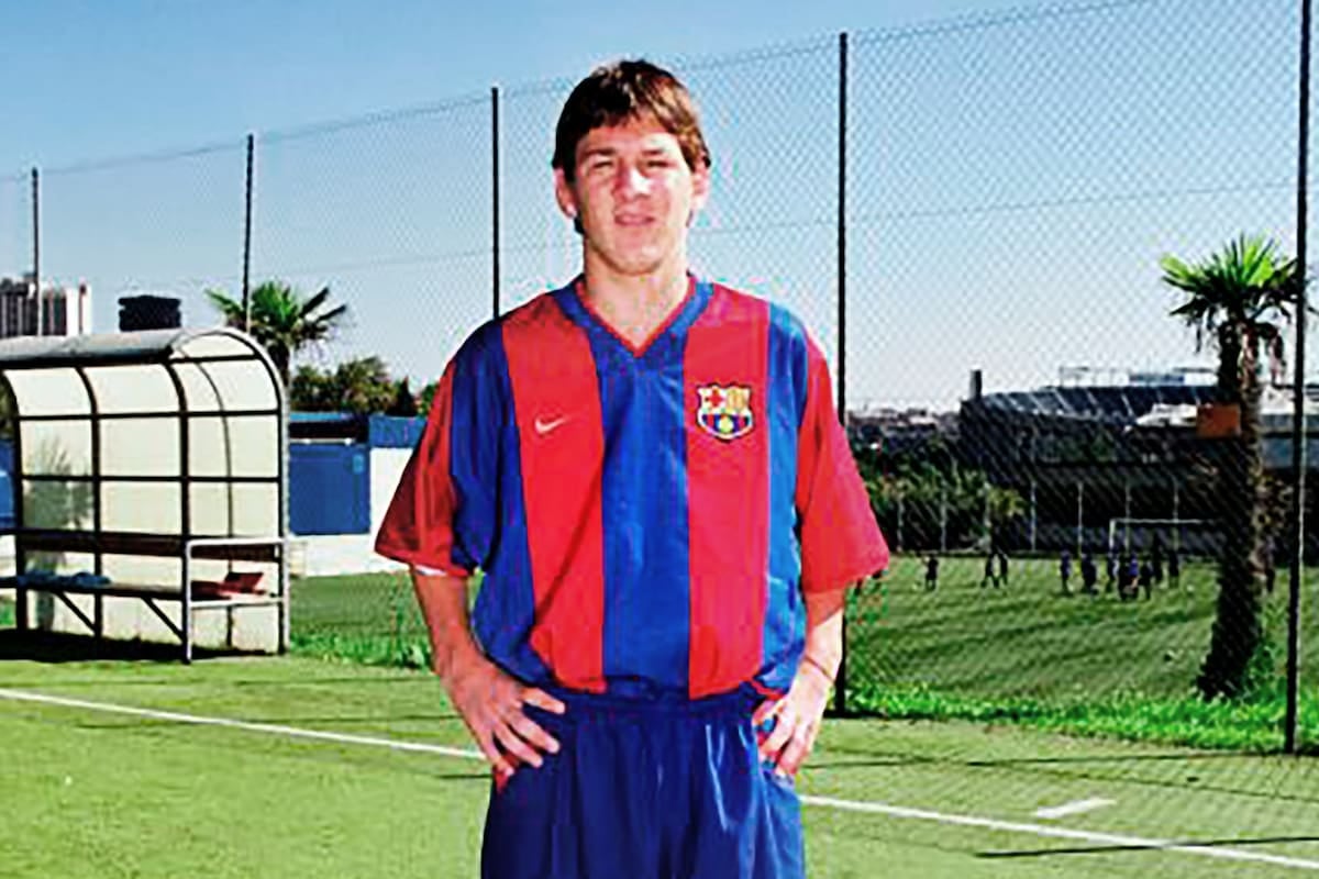 Messi tenía 13, medía 1,42 y un informe del Barcelona pedía no ficharlo: la historia detrás de la servilleta