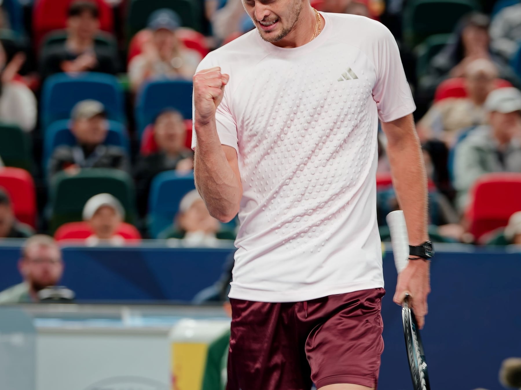 Zverev sigue a paso firme en Shanghái y ya tiene rival en semis
