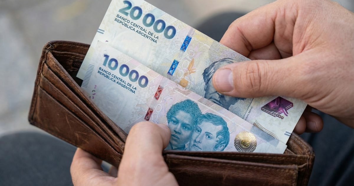 Siete de cada diez argentinos ven la economía en rojo y miran el segundo semestre con más sombras que luces