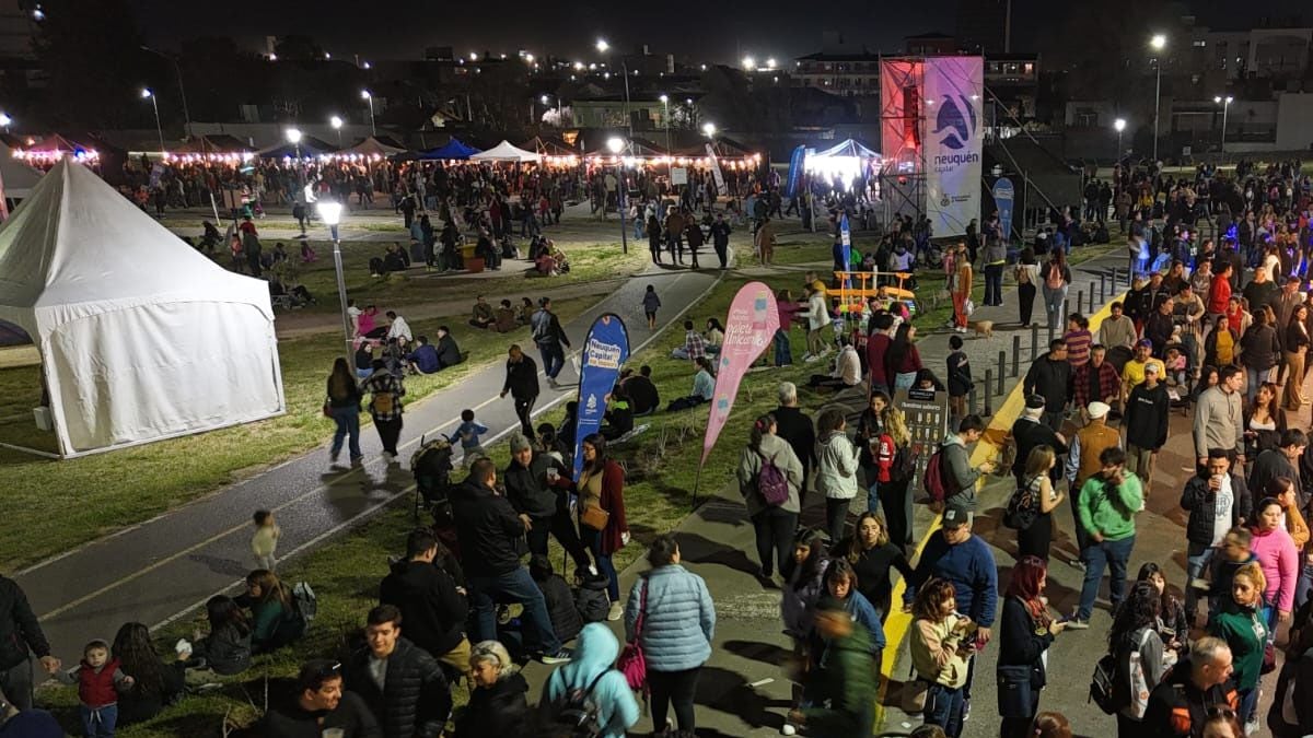 Más de 170 emprendedores se reúnen en el Jaime de Nevares para festejar a las madres con comida, shows y regalos a precios accesibles