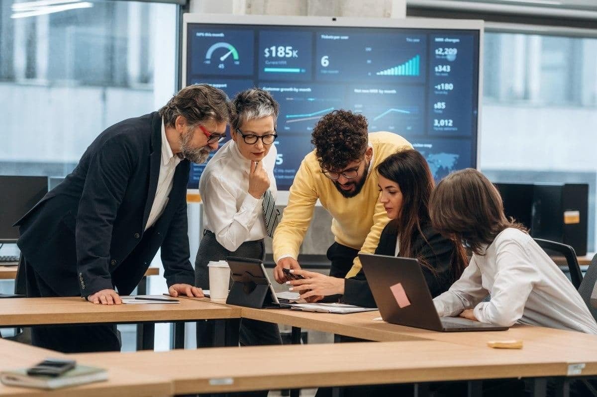 Un estudio de Kaspersky en Perú revela que uno de cada ocho empleados haría clic en un enlace malicioso por 30.000 dólares