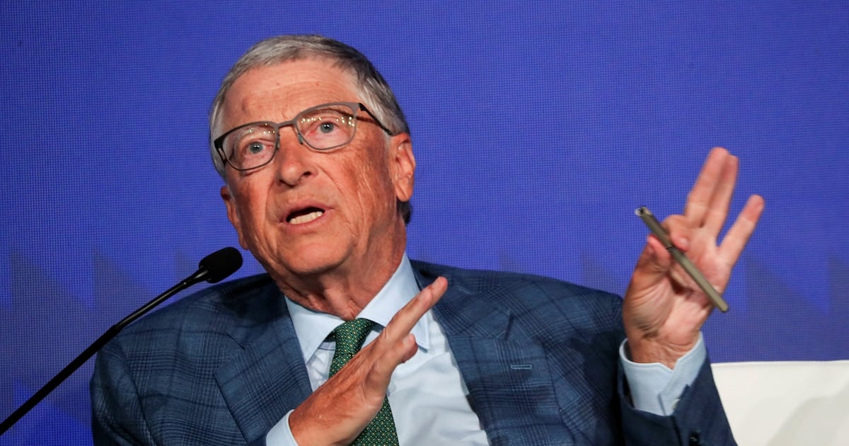 Bill Gates reclamó en el Vaticano una intervención estatal firme sobre la inteligencia artificial para evitar que sus beneficios queden en pocas manos