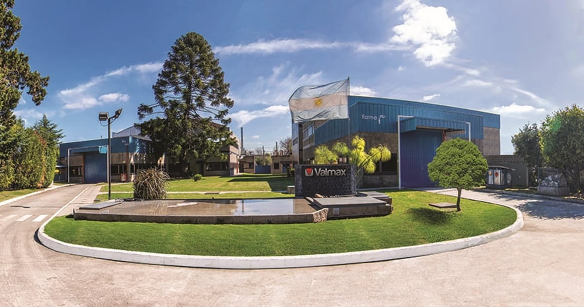 Valmax paraliza su planta de Ituzaingó, despide a la mitad de su personal y acumula 196 cheques rechazados por más de 156 millones de pesos