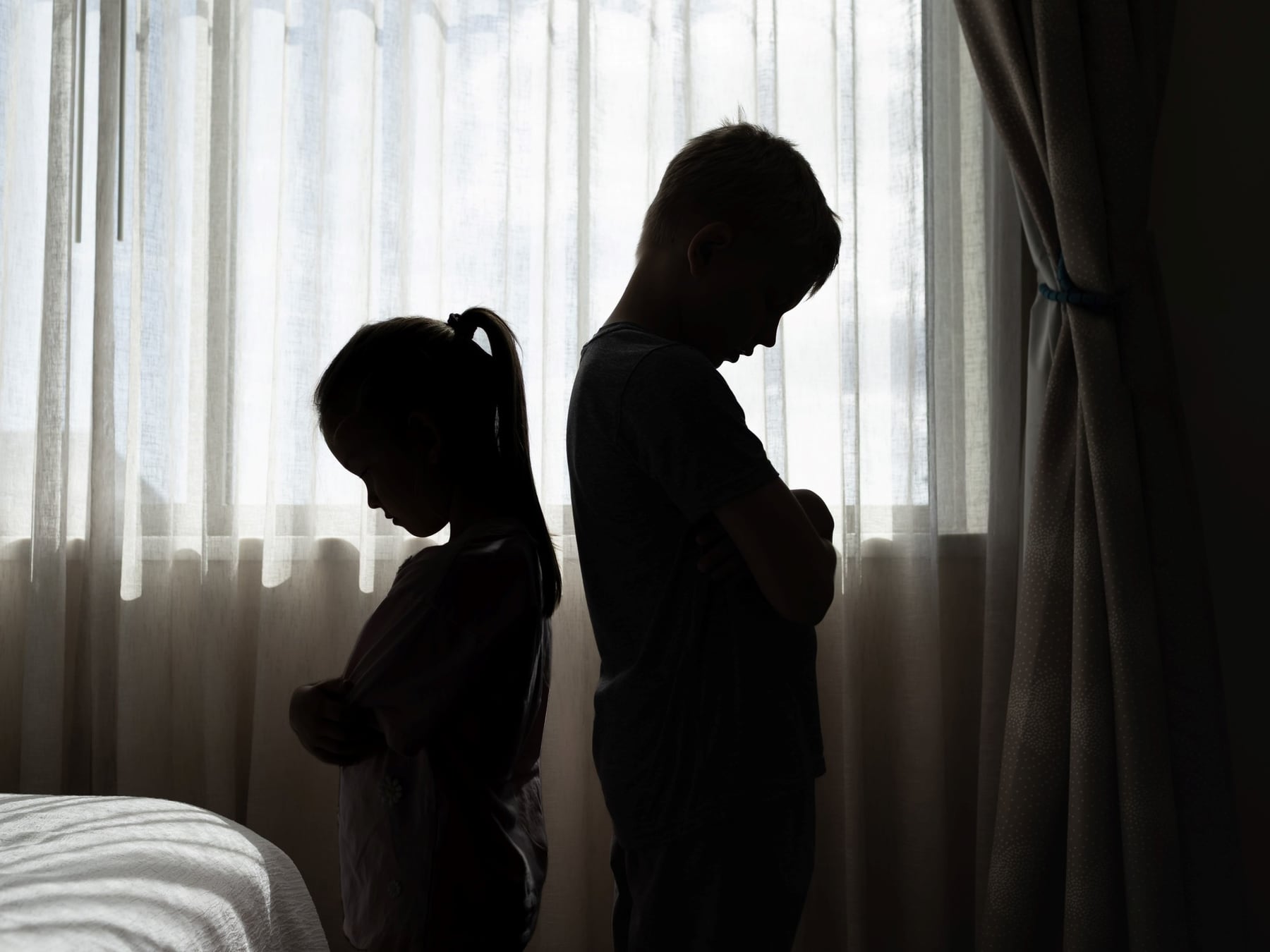 La misma casa, dos infancias: por qué hermanos criados bajo el mismo techo no comparten los mismos recuerdos