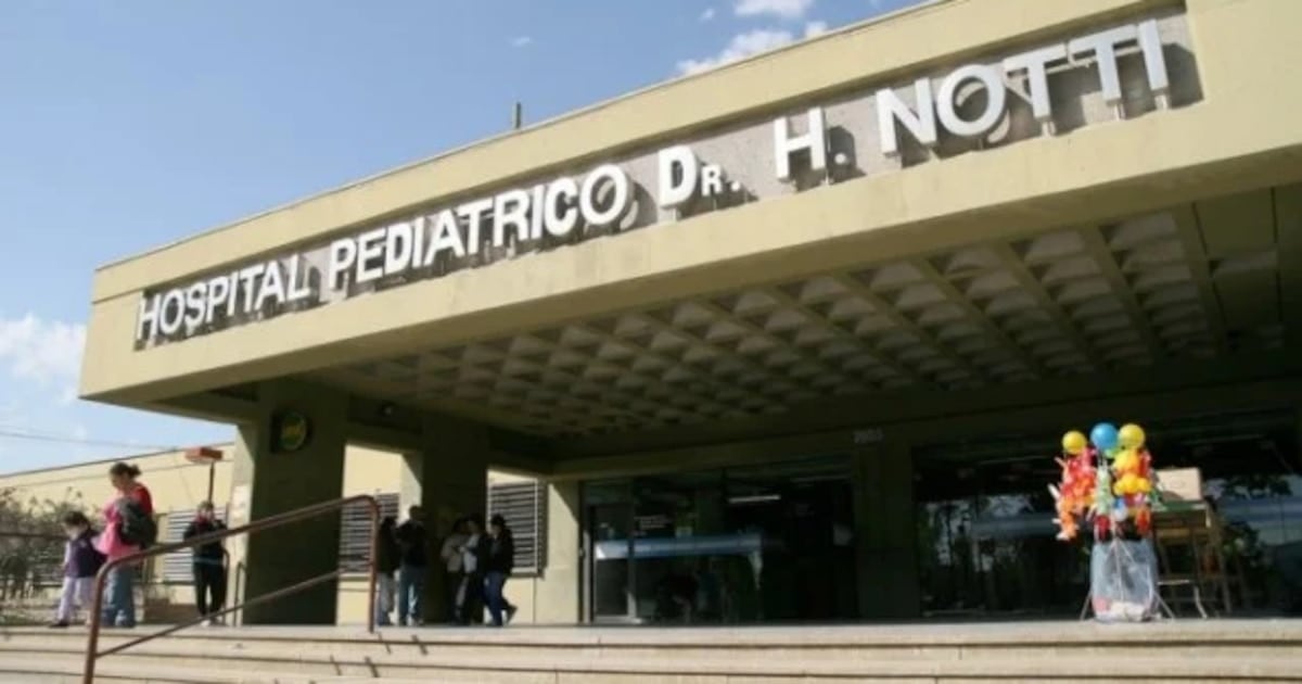 Investigan la muerte de una niña en un choque entre una moto y una camioneta en Maipú