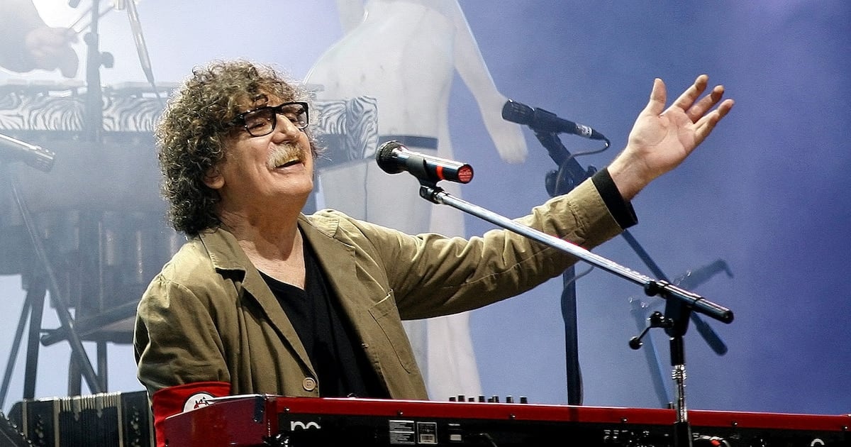 Charly García cumplió 75 años con una fiesta que fue del balcón a las redes
